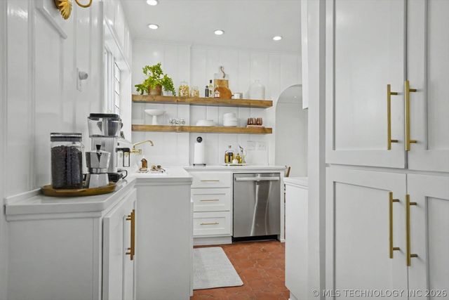 1123 S Owasso Avenue, Tulsa, OK 74120