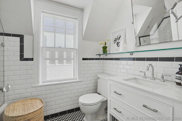 1123 S Owasso Avenue, Tulsa, OK 74120