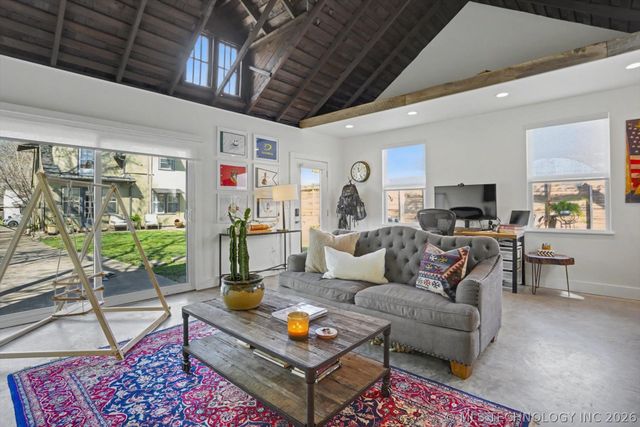 1123 S Owasso Avenue, Tulsa, OK 74120