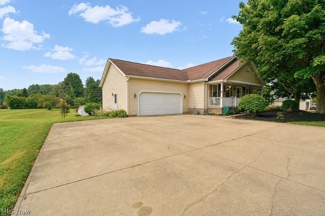 5566 River Road, Madison, OH 44057