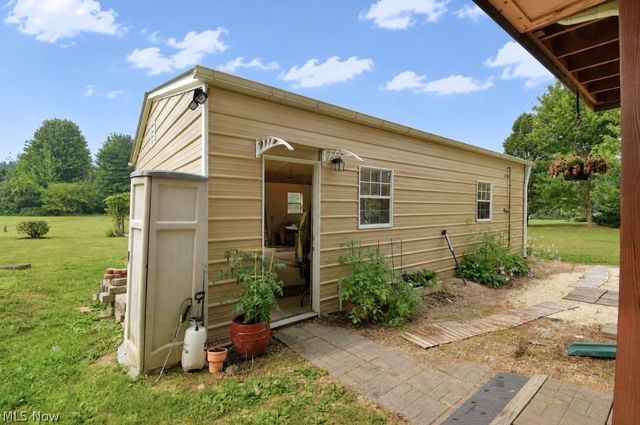 5566 River Road, Madison, OH 44057