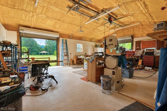 5566 River Road, Madison, OH 44057