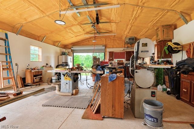 5566 River Road, Madison, OH 44057