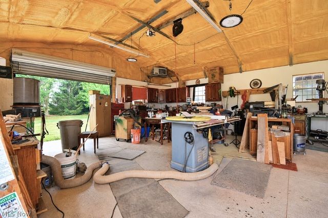 5566 River Road, Madison, OH 44057