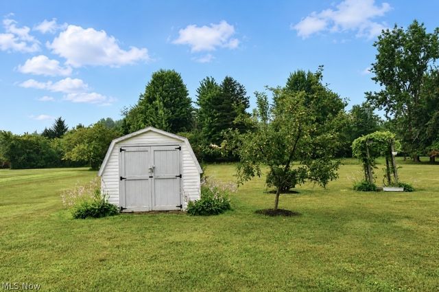 5566 River Road, Madison, OH 44057