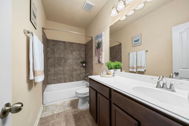 1024 Shadow Glenn Drive, Conroe, TX 77301