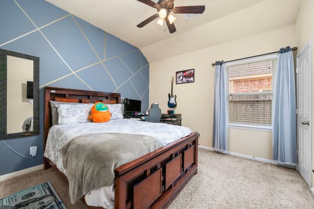 1024 Shadow Glenn Drive, Conroe, TX 77301