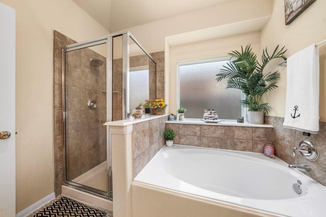 1024 Shadow Glenn Drive, Conroe, TX 77301