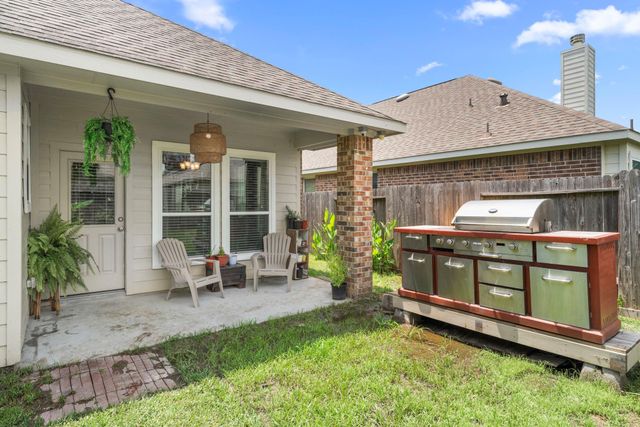 1024 Shadow Glenn Drive, Conroe, TX 77301