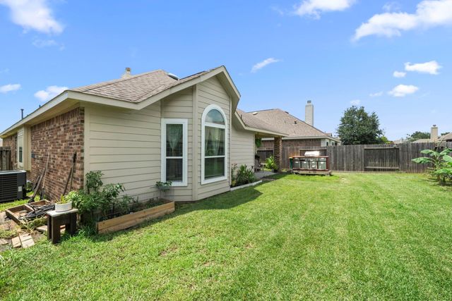 1024 Shadow Glenn Drive, Conroe, TX 77301