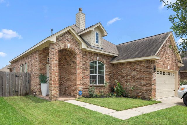 1024 Shadow Glenn Drive, Conroe, TX 77301