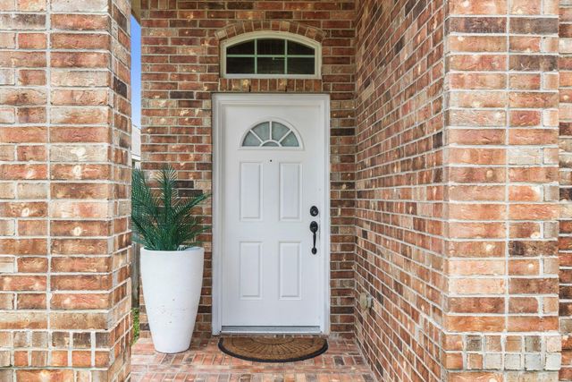 1024 Shadow Glenn Drive, Conroe, TX 77301
