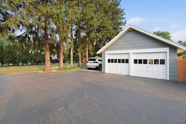 5280 West Taft Road, Clay, NY 13212