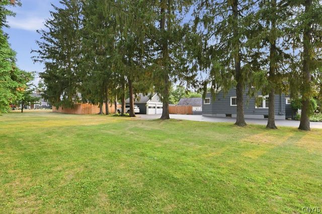 5280 West Taft Road, Clay, NY 13212