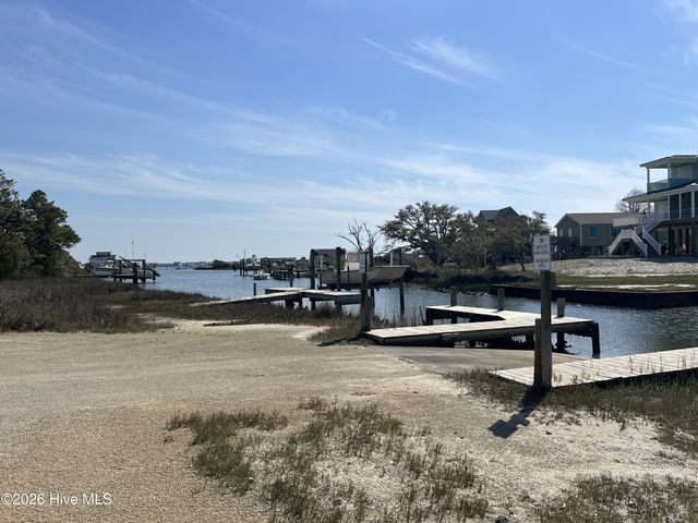 109 Ashley Lane, Beaufort, NC 28516