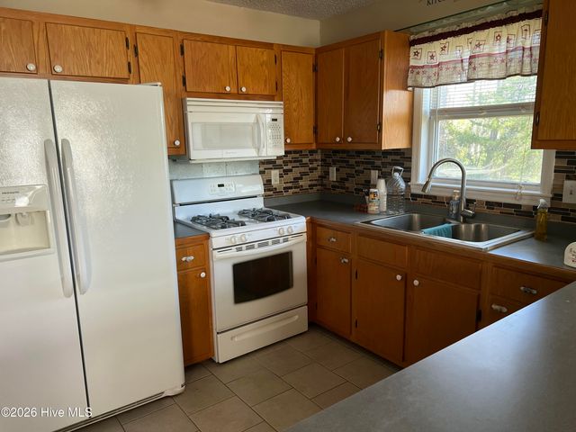 109 Ashley Lane, Beaufort, NC 28516