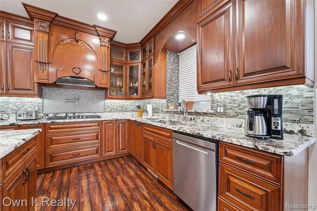 48280 Gladstone Road, Canton, MI 48188