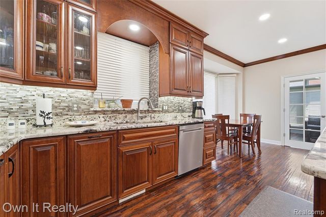 48280 Gladstone Road, Canton, MI 48188