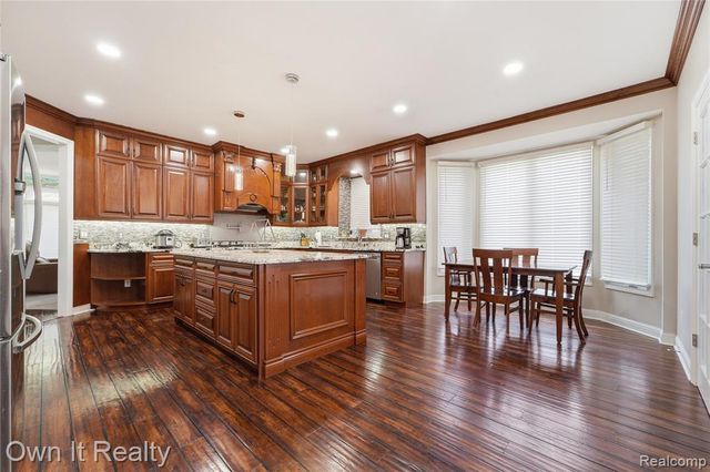 48280 Gladstone Road, Canton, MI 48188