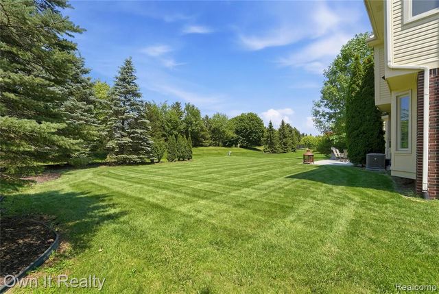 48280 Gladstone Road, Canton, MI 48188