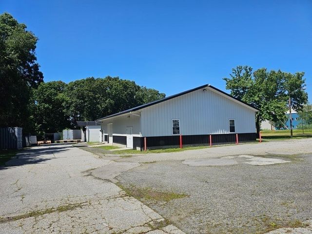 593 Airport Rd, Fall River, MA 02720