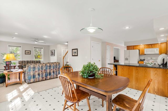 7 Lindon Drive, Brentwood, NH 03833