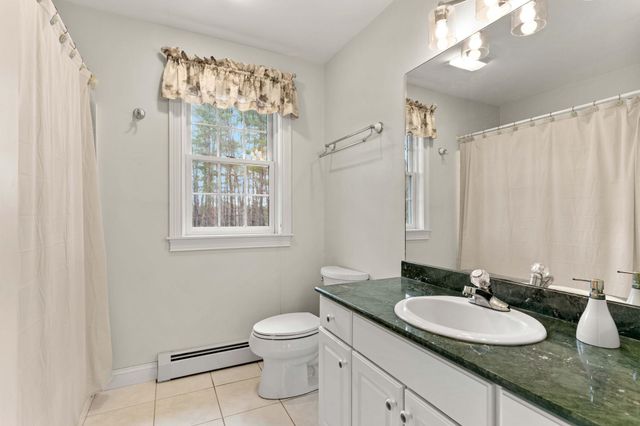 7 Lindon Drive, Brentwood, NH 03833