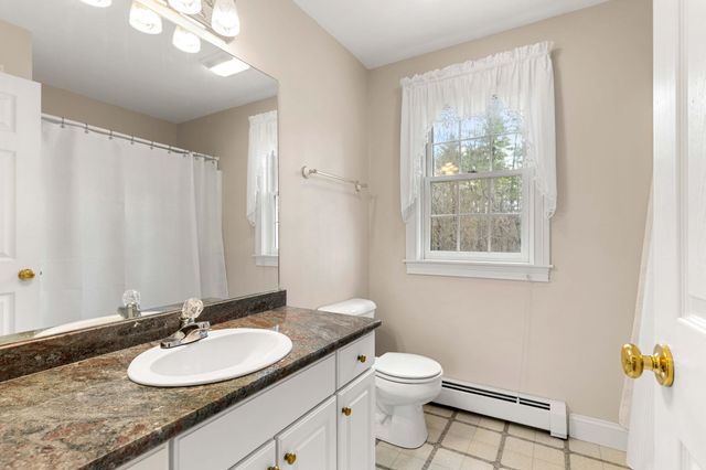 7 Lindon Drive, Brentwood, NH 03833