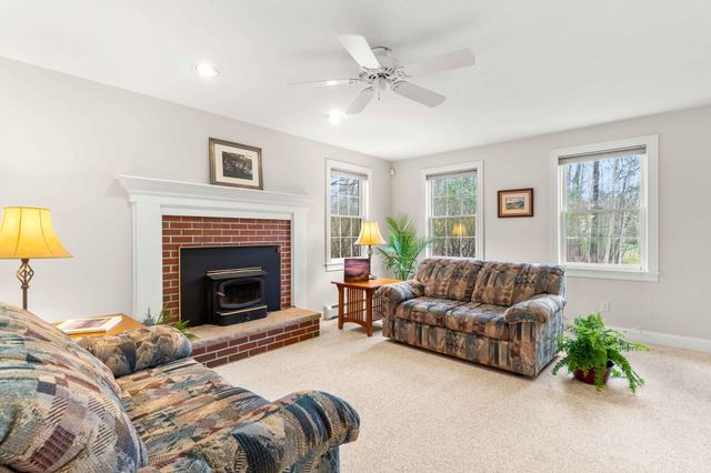 7 Lindon Drive, Brentwood, NH 03833
