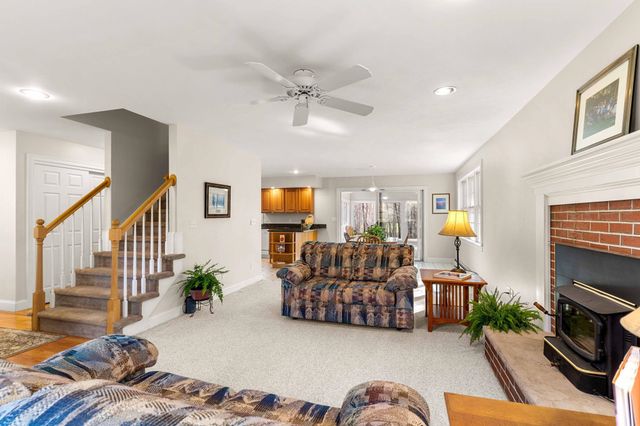7 Lindon Drive, Brentwood, NH 03833