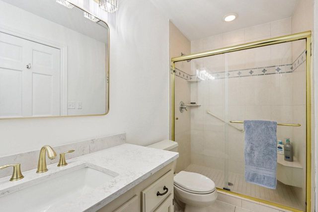 14820 Clare-Bridge LANE, Brookfield, WI 53005