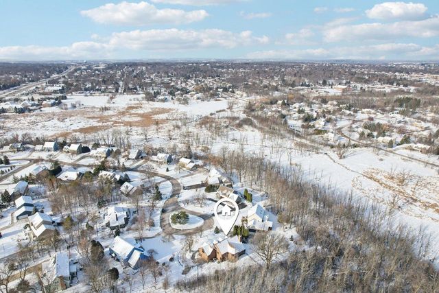 14820 Clare-Bridge LANE, Brookfield, WI 53005