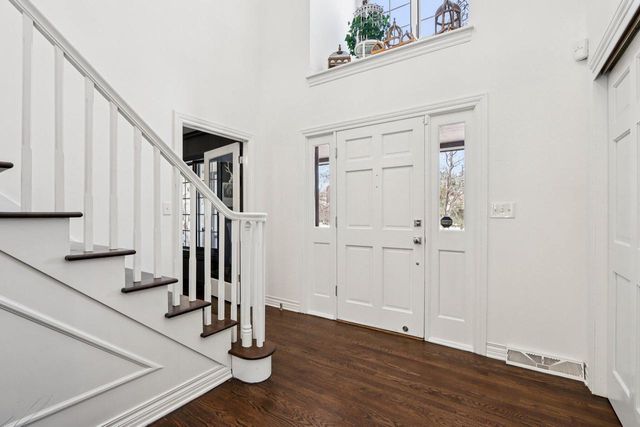 14820 Clare-Bridge LANE, Brookfield, WI 53005