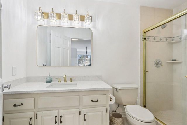 14820 Clare-Bridge LANE, Brookfield, WI 53005