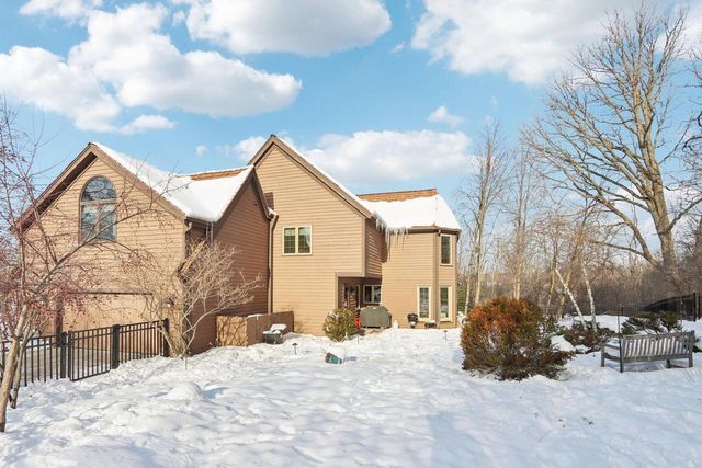 14820 Clare-Bridge LANE, Brookfield, WI 53005