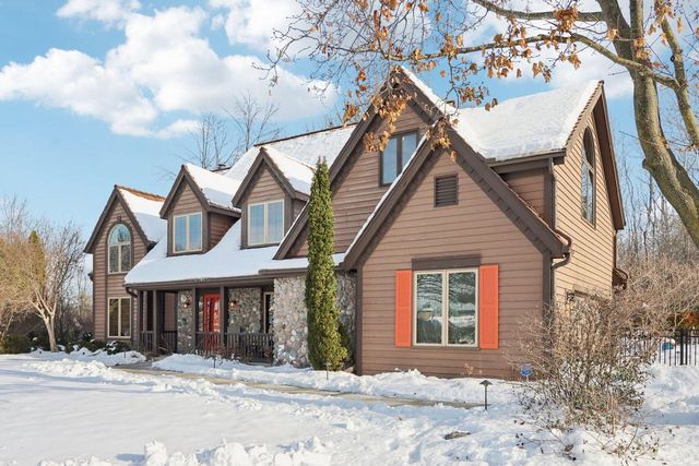 14820 Clare-Bridge LANE, Brookfield, WI 53005