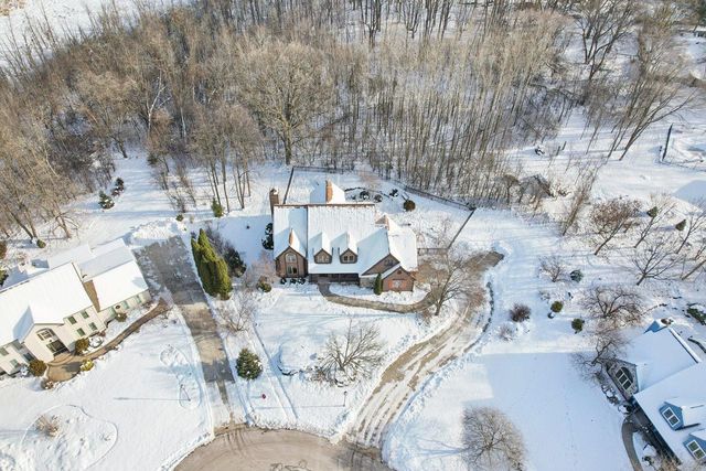 14820 Clare-Bridge LANE, Brookfield, WI 53005