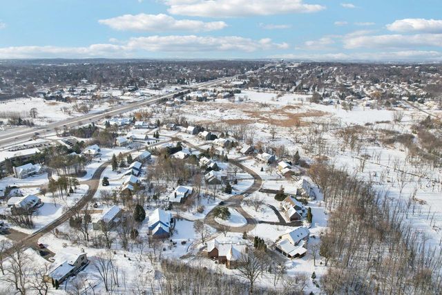 14820 Clare-Bridge LANE, Brookfield, WI 53005