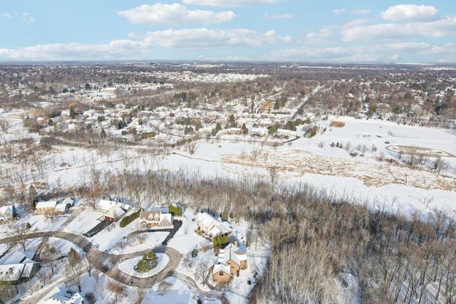 14820 Clare-Bridge LANE, Brookfield, WI 53005