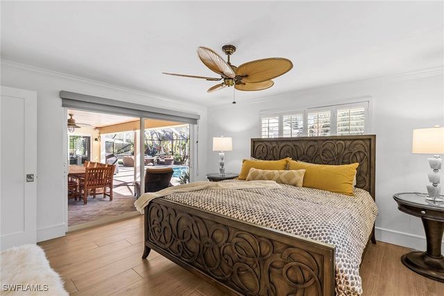 688 Parkview LN, Naples, FL 34103