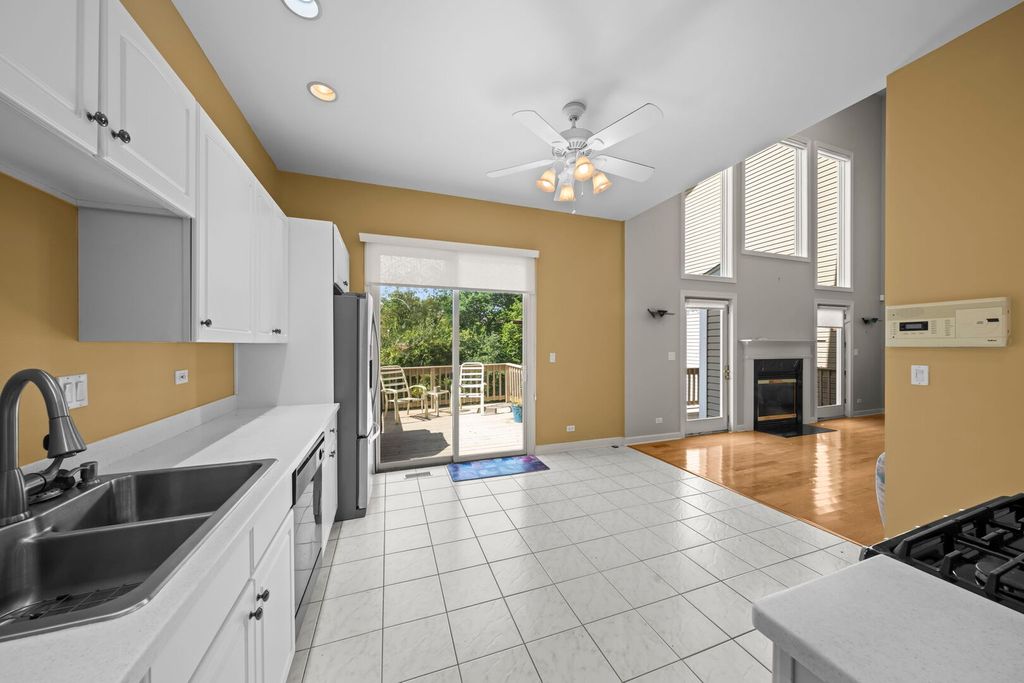 1296 S Falcon Drive, Palatine, IL 60067 — photo 4