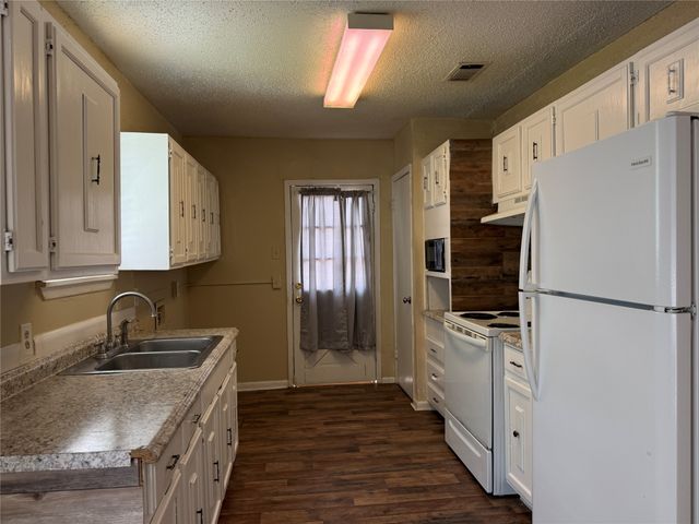 2536 Northside Drive, Bossier City, LA 71111