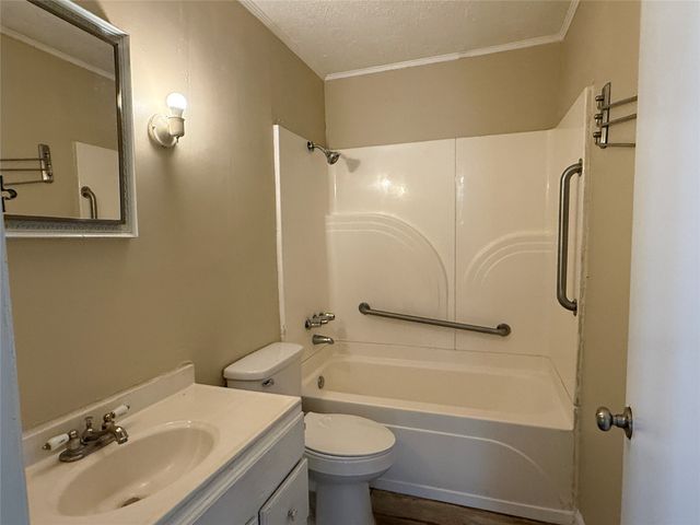 2536 Northside Drive, Bossier City, LA 71111