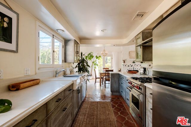 21316 Encina Road, Topanga, CA 90290