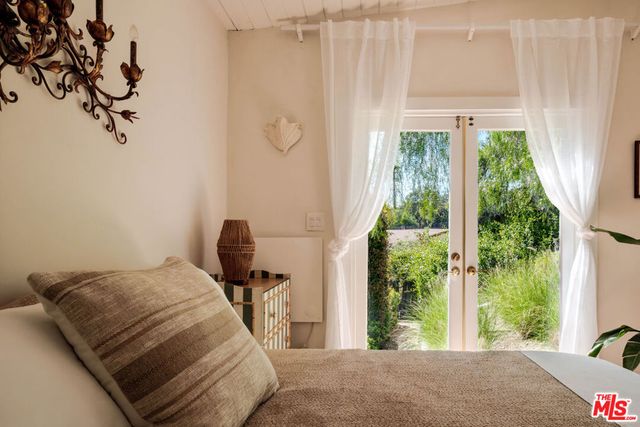 21316 Encina Road, Topanga, CA 90290