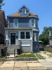27 Richelieu Terrace, Newark, NJ 07106