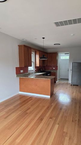 6834 S Dorchester Avenue 2, Chicago, IL 60637