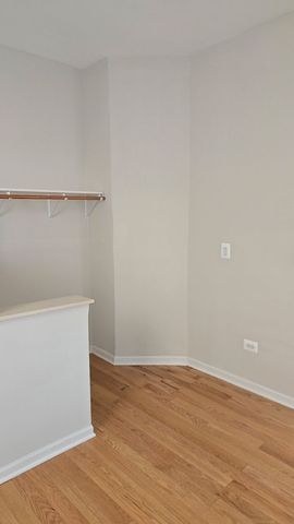 6834 S Dorchester Avenue 2, Chicago, IL 60637