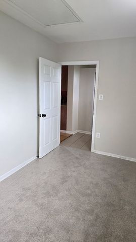 6834 S Dorchester Avenue 2, Chicago, IL 60637