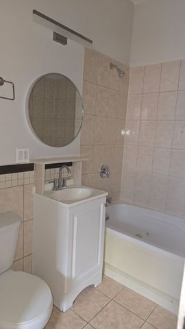 6834 S Dorchester Avenue 2, Chicago, IL 60637